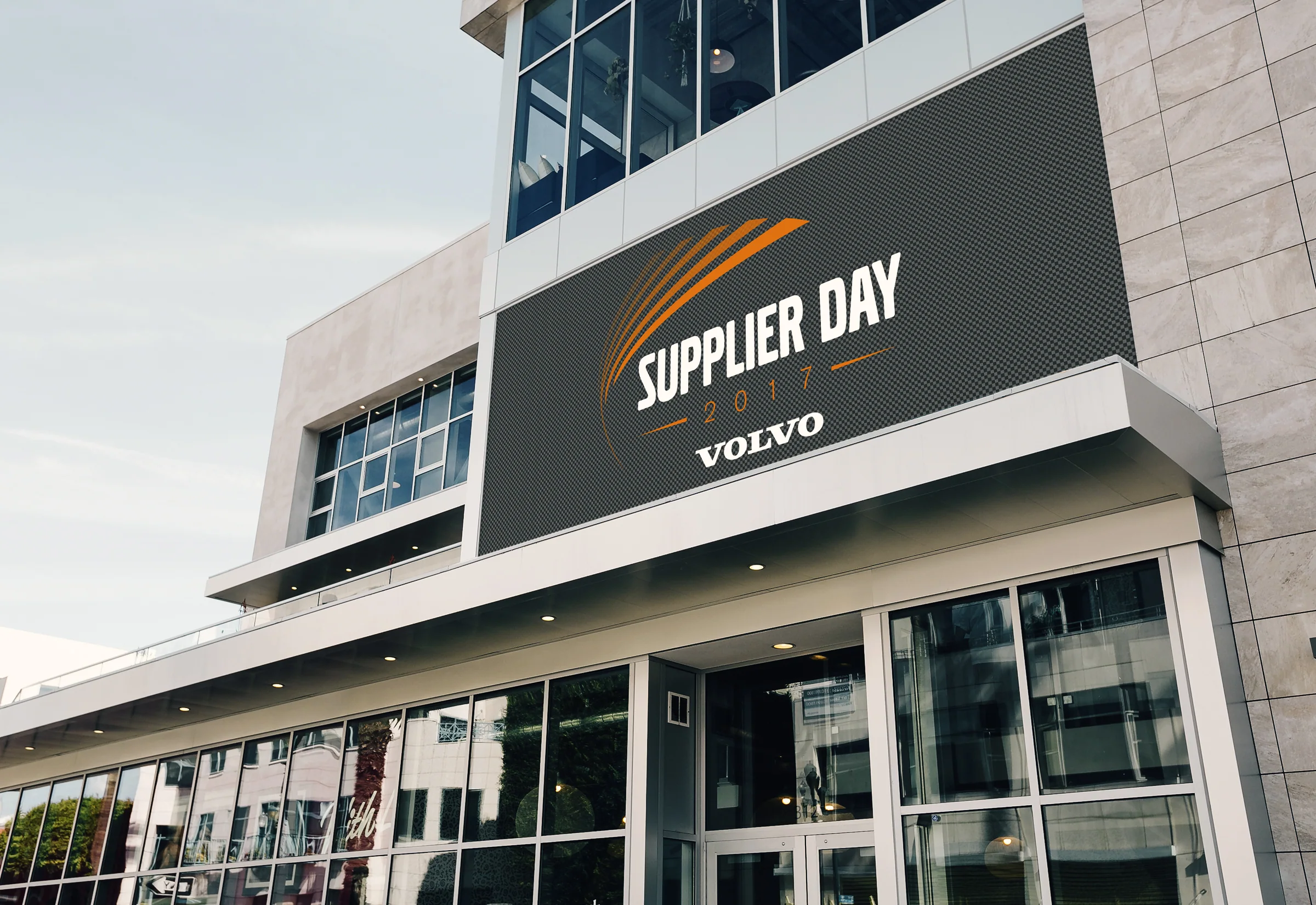 Fachada com o logo do Supplier Day 2017